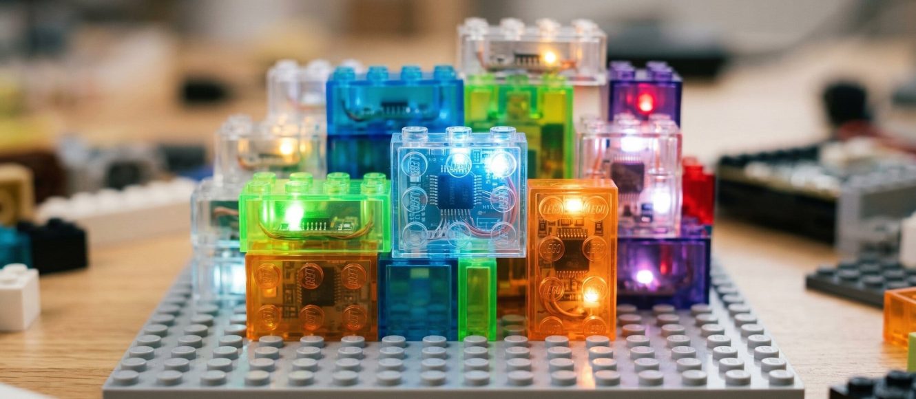LEGO Smart Play inteligentne klocki z czipami sensorami i głośnikami
