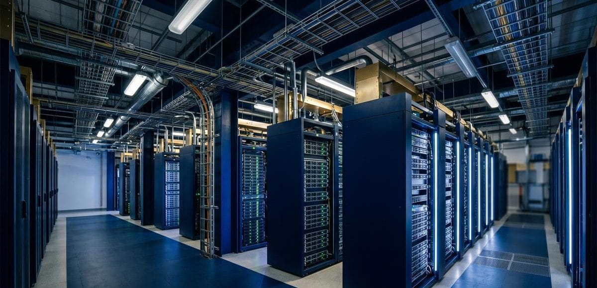 Google TPU 8: dwa wyspecjalizowane chipy na erę agentową